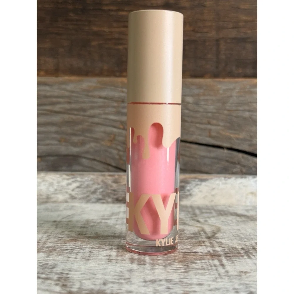 Clinique shipping essentials high